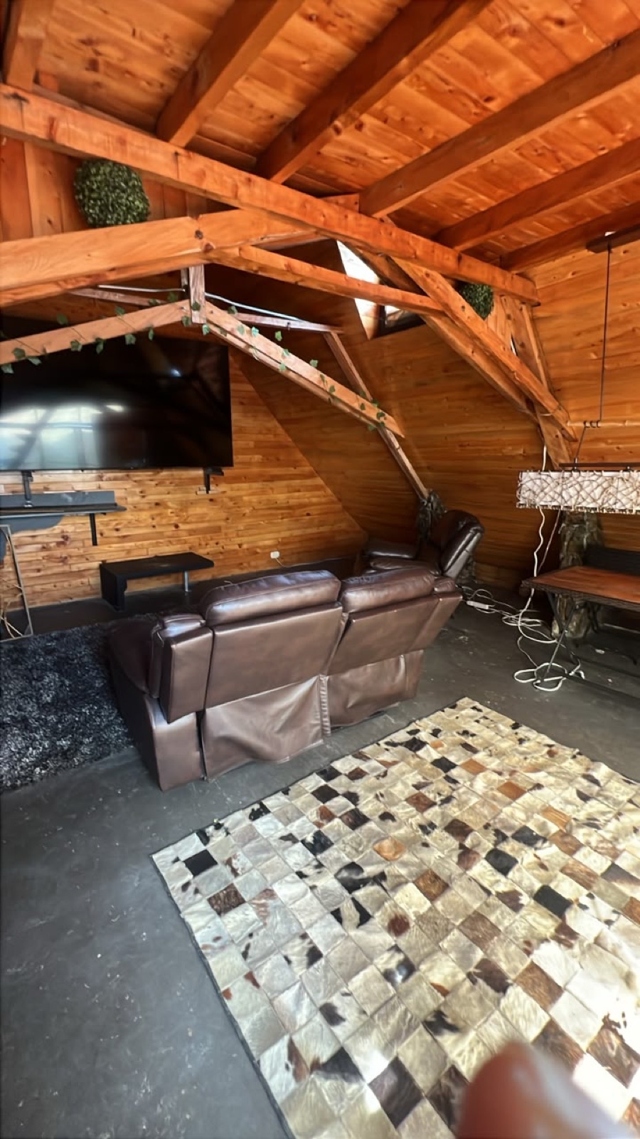 Loft lounge, wide angle